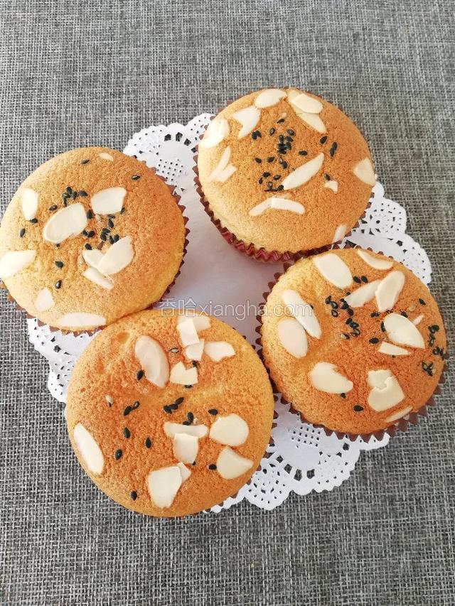 先来一张成品图，看着很有食欲吧