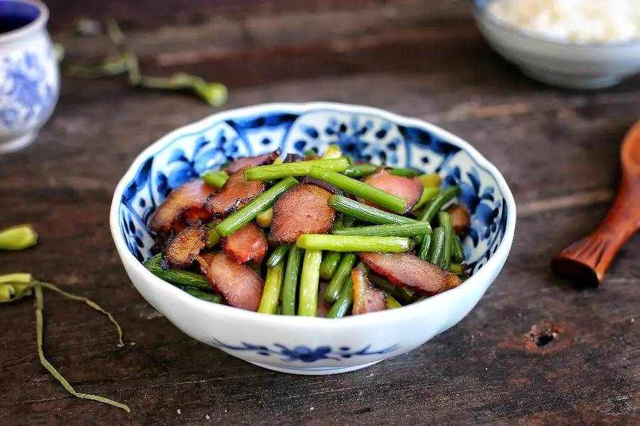 蒜苔炒腊肉