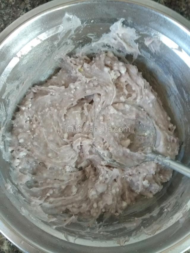 用勺子压成泥
