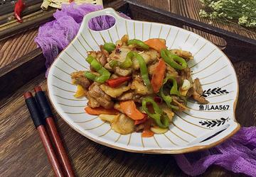 辣椒胡萝卜炒五花肉