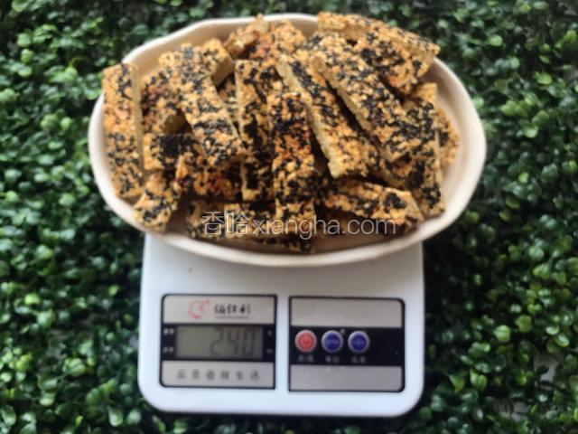 所有材料做成成品约250g（吃了两小块）