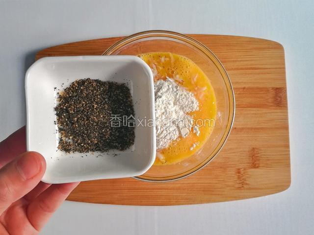 加入牡蛎粉搅拌均匀