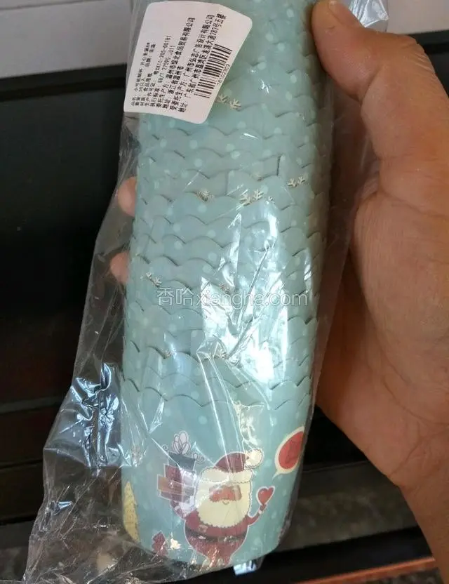 准备好小纸杯，这是小号纸杯