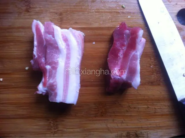 五花肉块洗净