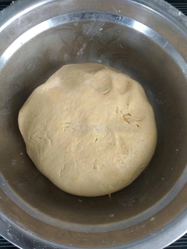 用手揉成光滑面团