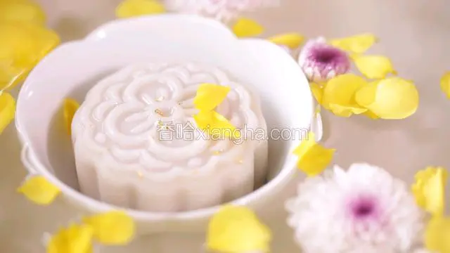 出锅，稍加装饰即可。