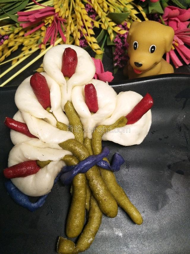 出锅效果，菠菜汁有点变色。