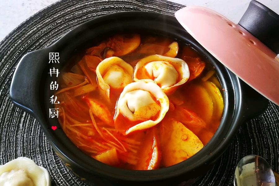 辣白菜饺子锅