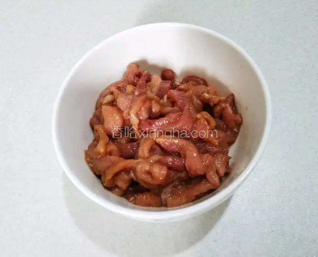 抓匀后腌制5分钟