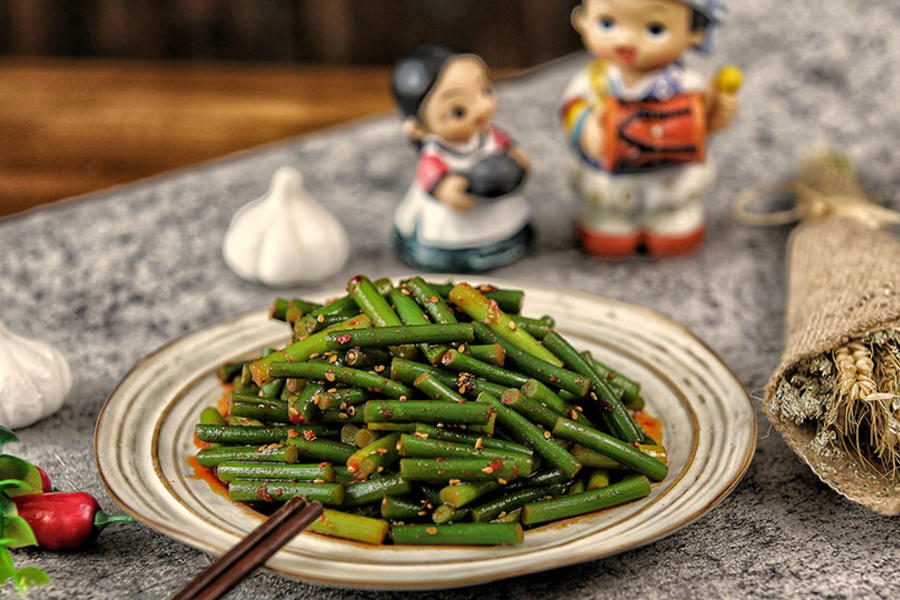 韩式家常菜：蒜苔原来还可以这么做，美味可口，下饭极品