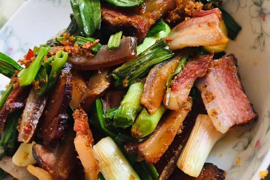 榨广椒炒熏肉