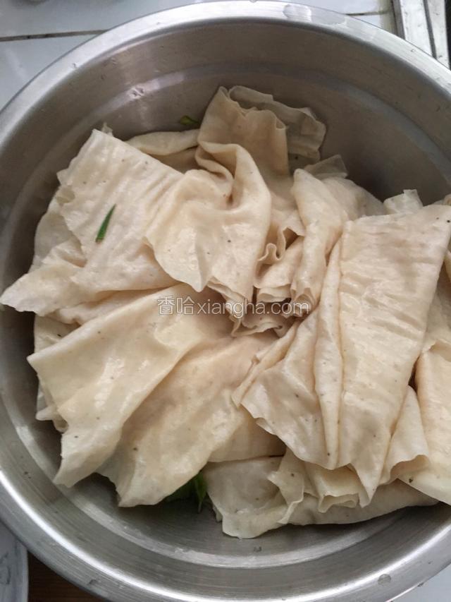 蛋白肉洗净切段备用