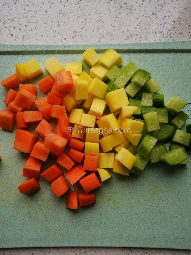 切成大小均匀的小方块。