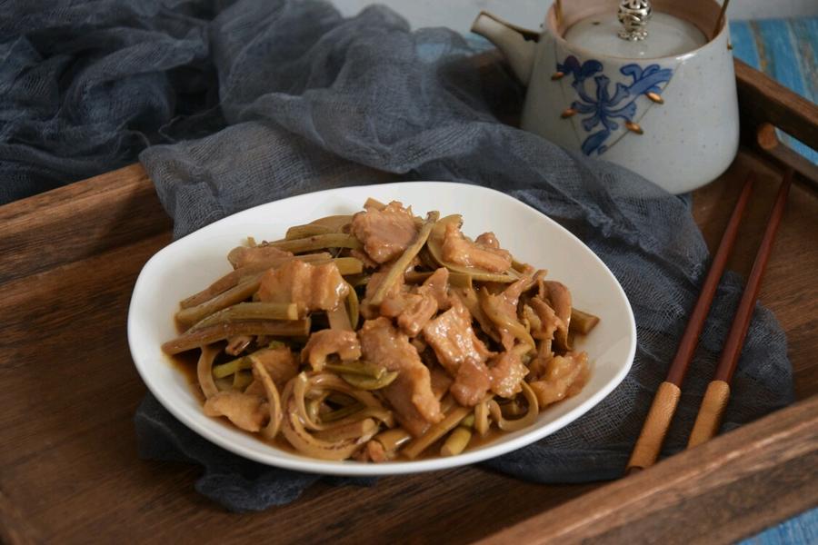 蕨菜炒肉