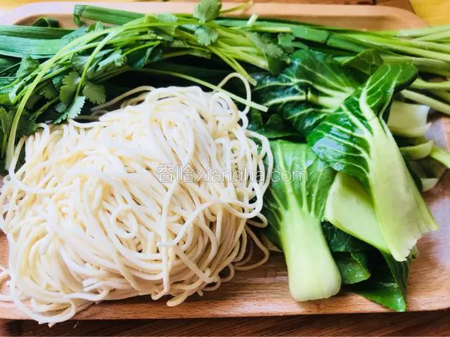 首先准备好所有食材