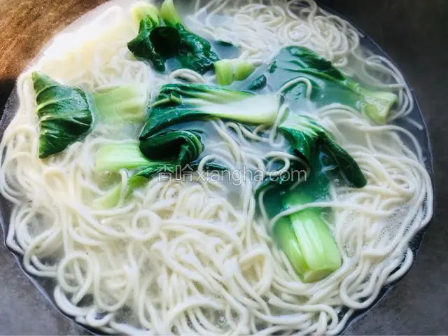 面条三开以后放入青菜