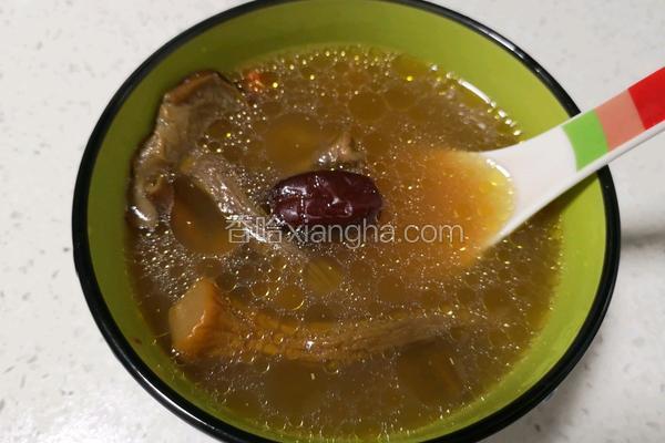 茶树菇姬松茸煲鸡汤