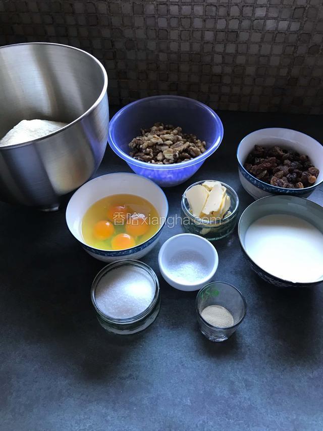 先把所有食材称好备用