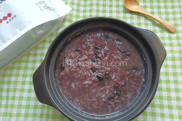 黑豆桑椹砂锅粥（简单版）