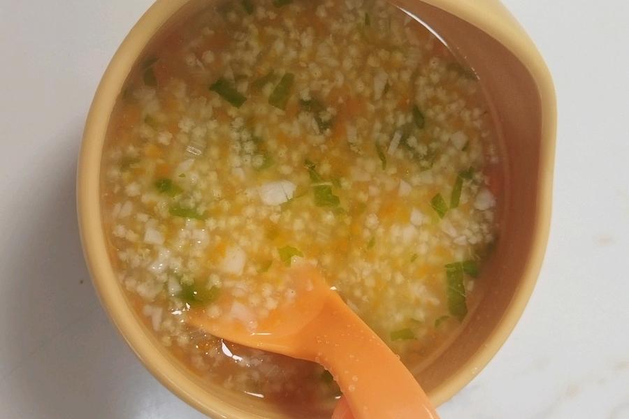 山药萝卜时蔬小米粥