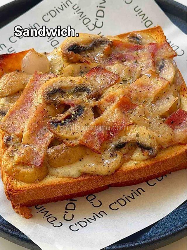 奶油蘑菇培根三明治