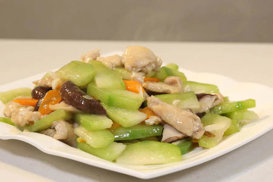 香菇冬瓜炒鸡片