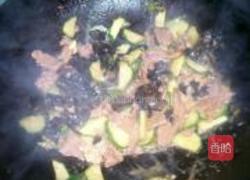黄瓜木耳炒肉的做法图解8