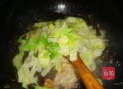 金针菇卷心菜炒鸡蛋的做法图解10