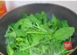 上汤皮蛋菠菜的做法图解2