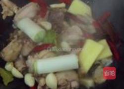 茶树菇炖鸡肉的做法图解5