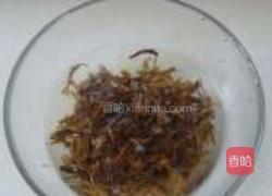 梅干菜烧平鱼的做法图解1