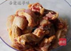 荷叶香菇蒸鸡的做法图解1