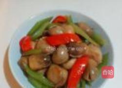 西芹炒菇的做法图解4