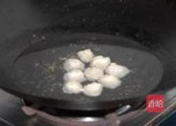 墨斗鱼丸鲜汤的做法图解2