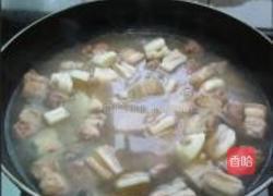 五花肉焖莲藕的做法图解8