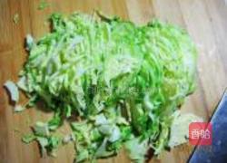 脆香包菜的做法图解1