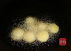 拔丝土豆球的做法图解3