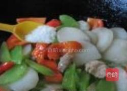 莴笋红椒山药炒肉的做法图解11