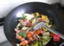 三色彩椒溜肉片的做法图解16