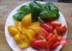 三色彩椒溜肉片的做法图解5