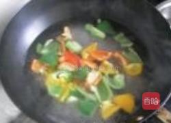 三色彩椒溜肉片的做法图解7