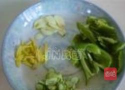 莴笋炒猪肚的做法图解3