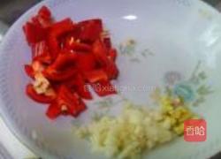 蒜香蚝油烧茄子的做法图解1