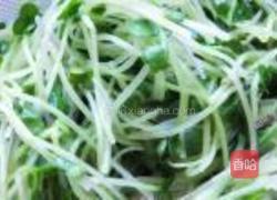 萝卜苗拌银针菇的做法图解5