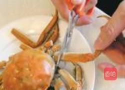 正确吃大闸蟹的做法图解1