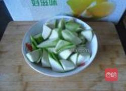 红椒丝瓜的做法图解2