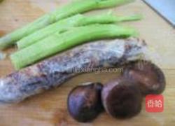 芥蓝腊肠炒饭的做法图解1