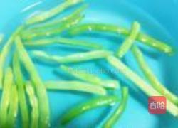 胡萝卜烩四季豆的做法图解3