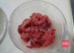 桃仁山药炒牛肉的做法图解1