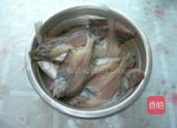 干煎偏口鱼的做法图解1